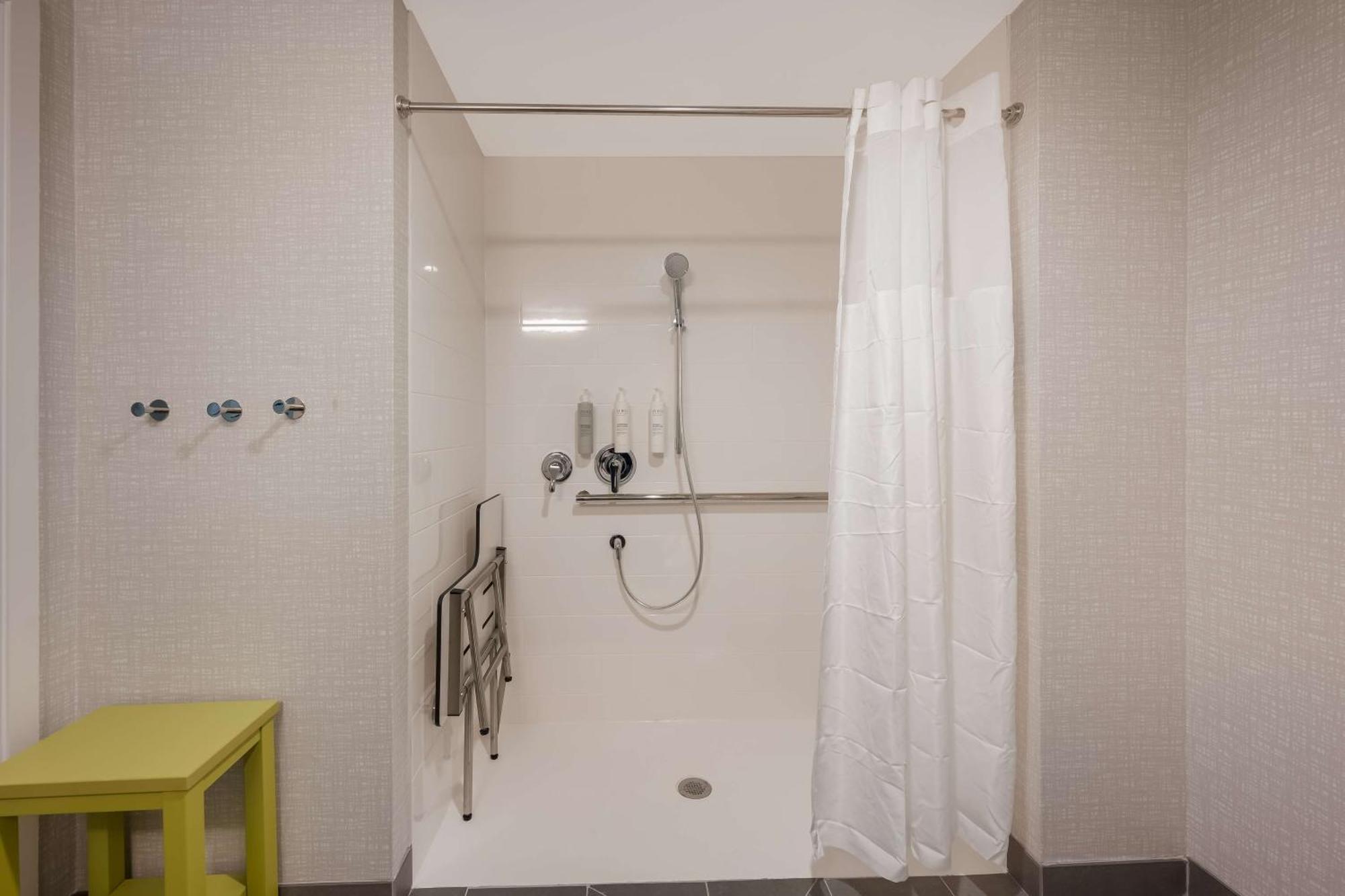 Hampton Inn By Hilton Detroit Саутфилд Экстерьер фото