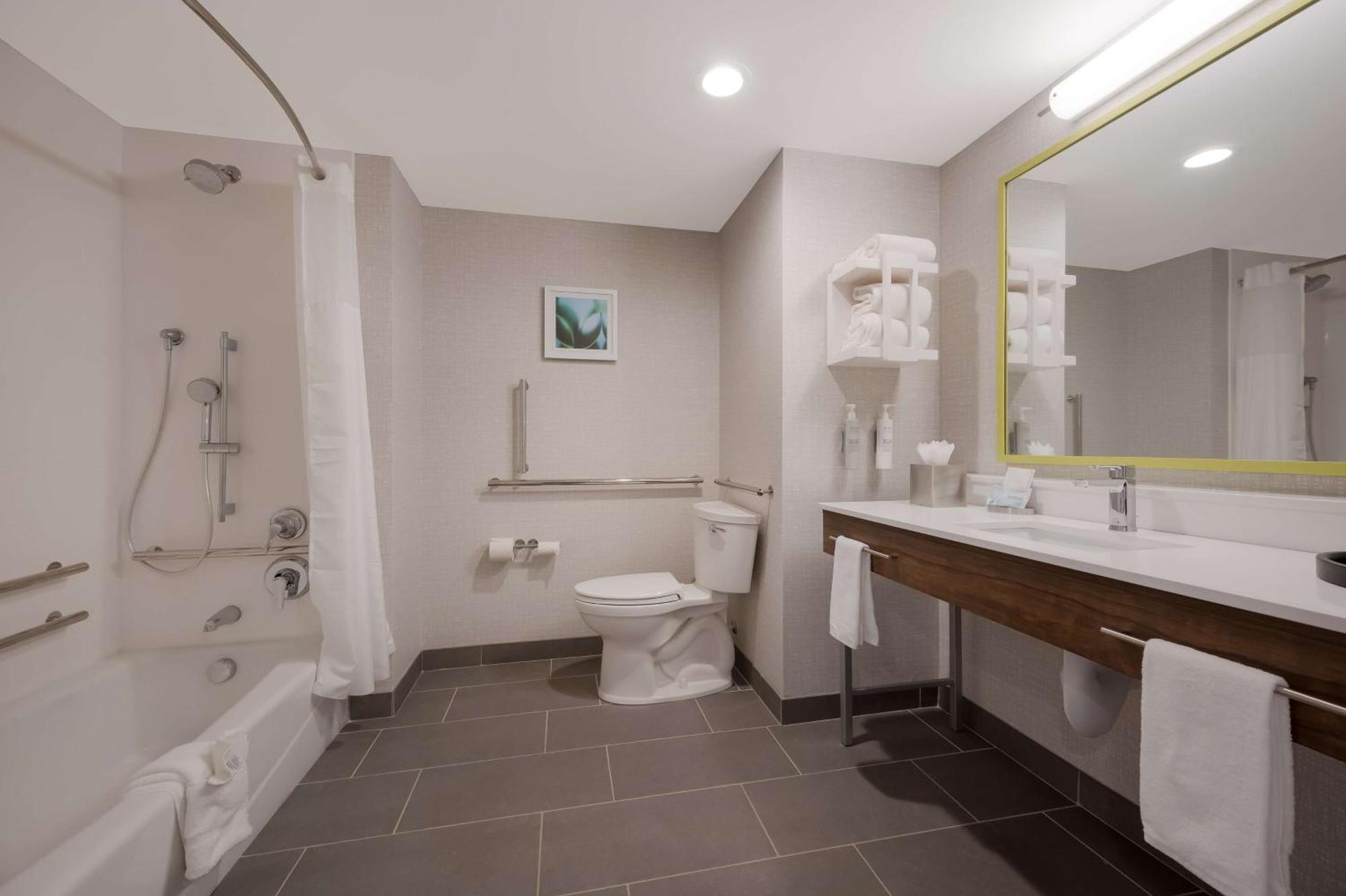 Hampton Inn By Hilton Detroit Саутфилд Экстерьер фото